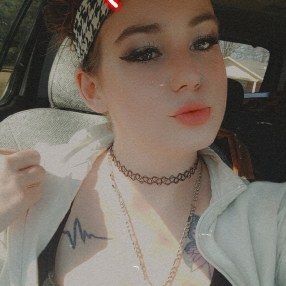 Meet your Posher, Alanajean - Picture 3 of 5